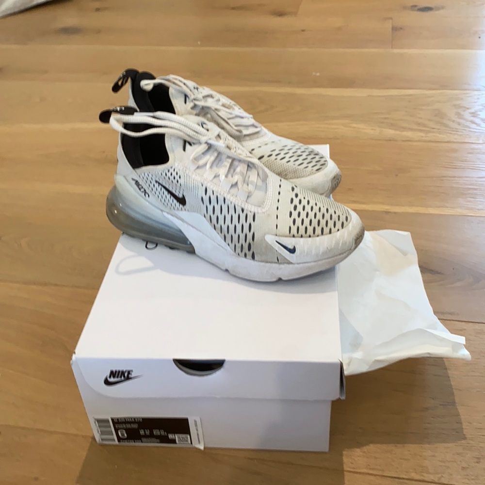 Women’s Nike air max 270 size 6